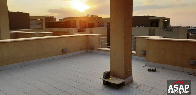 Penthouse in Village Gate Palm Hills for Rent