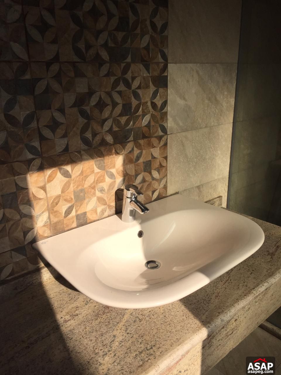 Modern Flat with Pool View for Rent in The WaterWay Modern Flat with Pool View for Rent in The WaterWay