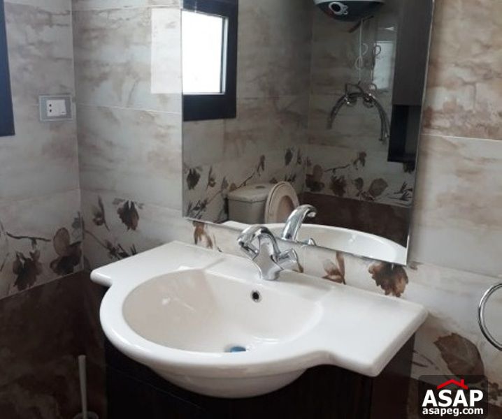 Studio with Roof for Rent in Eastown Studio with Roof for Rent in Eastown