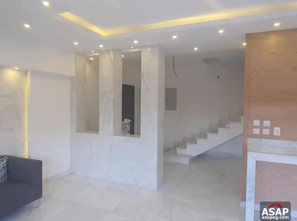 Duplex with Garden for Rent in Eastown Duplex with Garden for Rent in Eastown