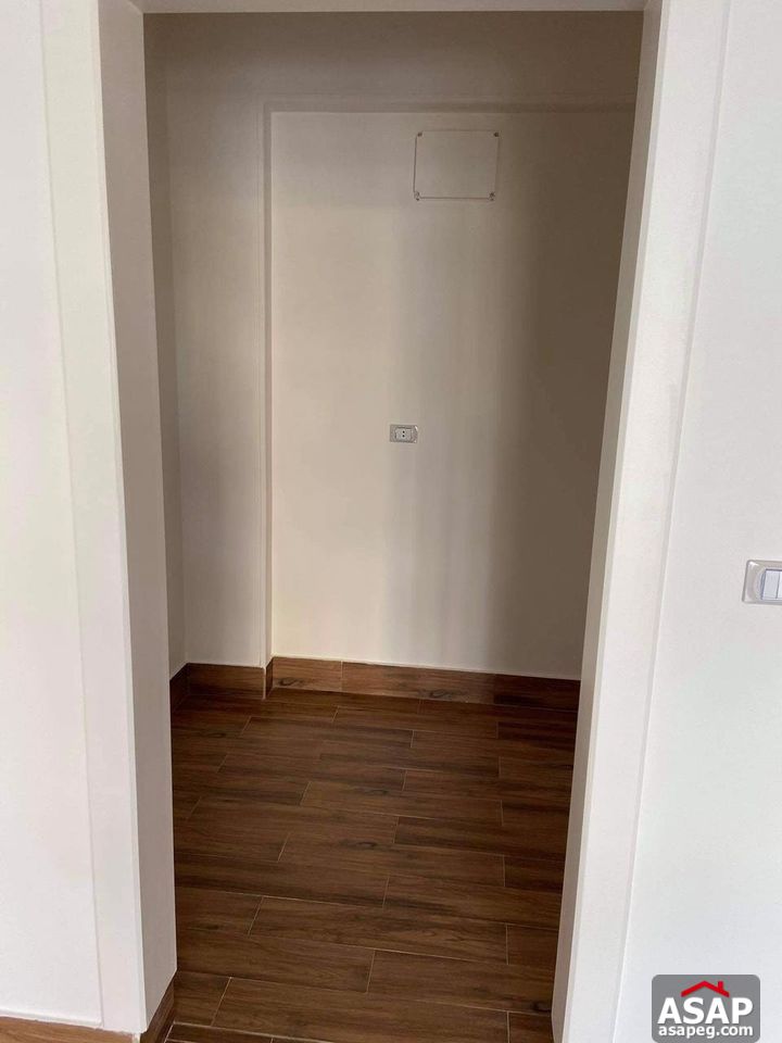 Duplex with Garden for Rent in Eastown Duplex with Garden for Rent in Eastown