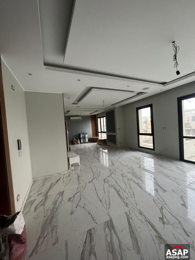 Triplex for Rent in Eastown Compound Triplex for Rent in Eastown Compound