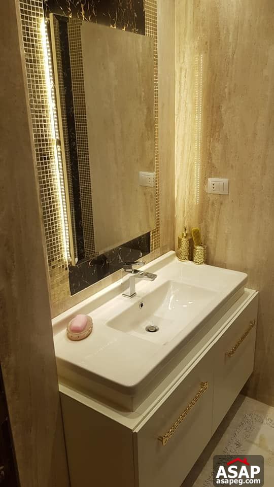 Duplex with Garden for Rent in Eastown Duplex with Garden for Rent in Eastown