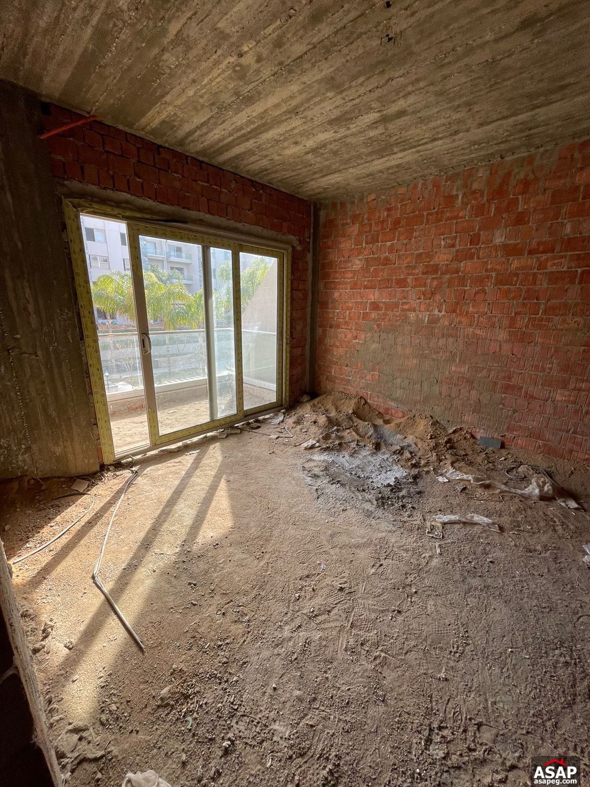 Apartment with Lake View for Sale in Galleria Moon Valley Apartment with Lake View for Sale in Galleria Moon Valley