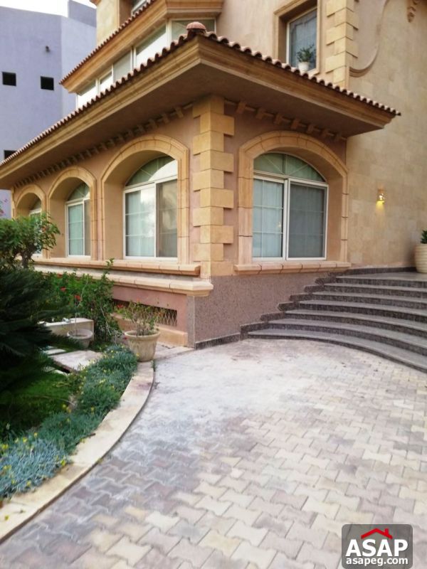 Ground Floor with Garden for Rent in West Golf Ground Floor with Garden for Rent in West Golf