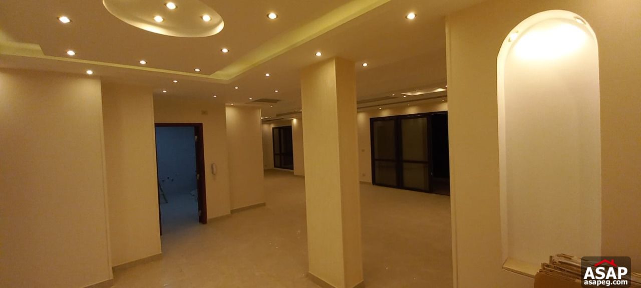 Apartment for Sale in Eastown Compound