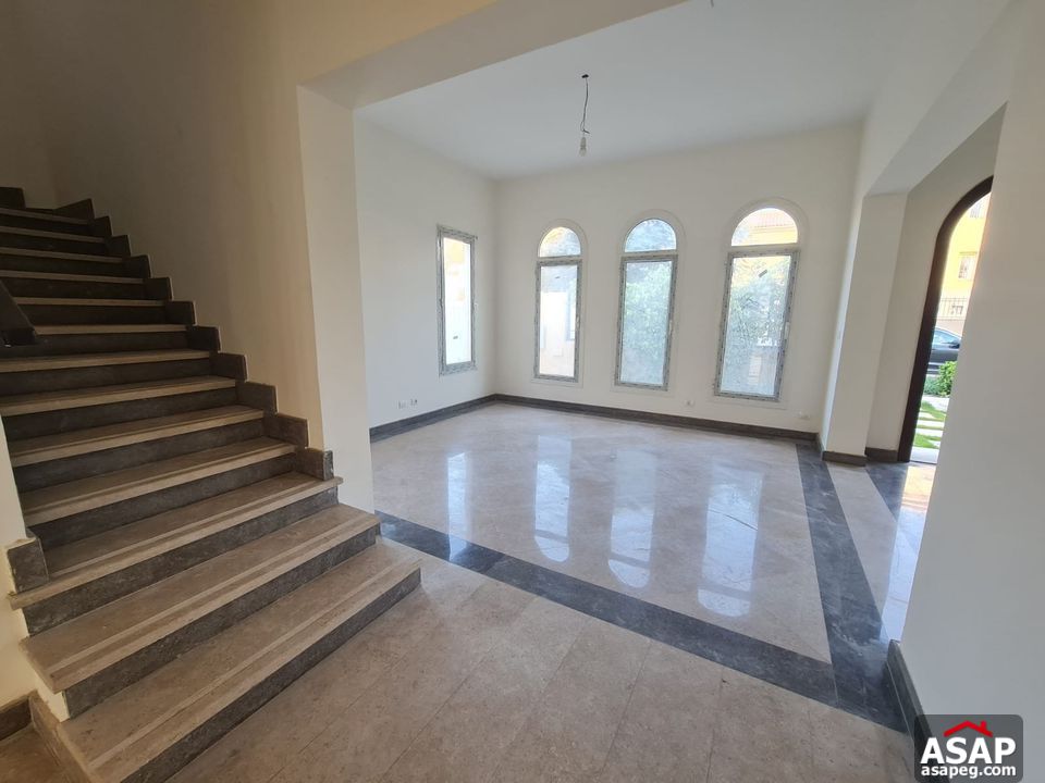 Stand Alone for Rent in Hyde Park