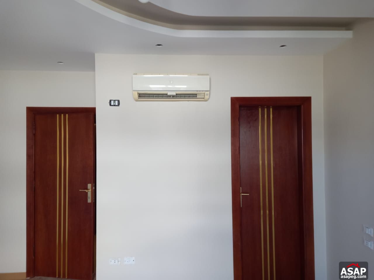 Fully-Finished Apartment in Villette Fully-Finished Apartment in Villette