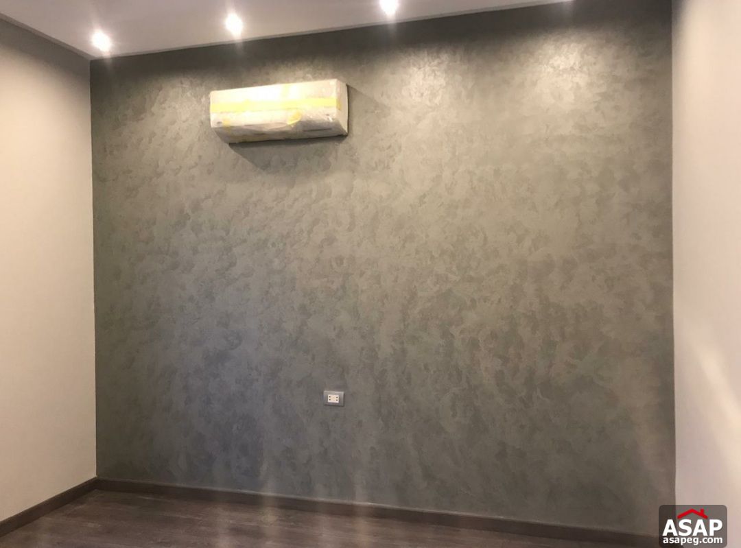 Apartment for Sale in Courtyard Compound Apartment for Sale in Courtyard Compound