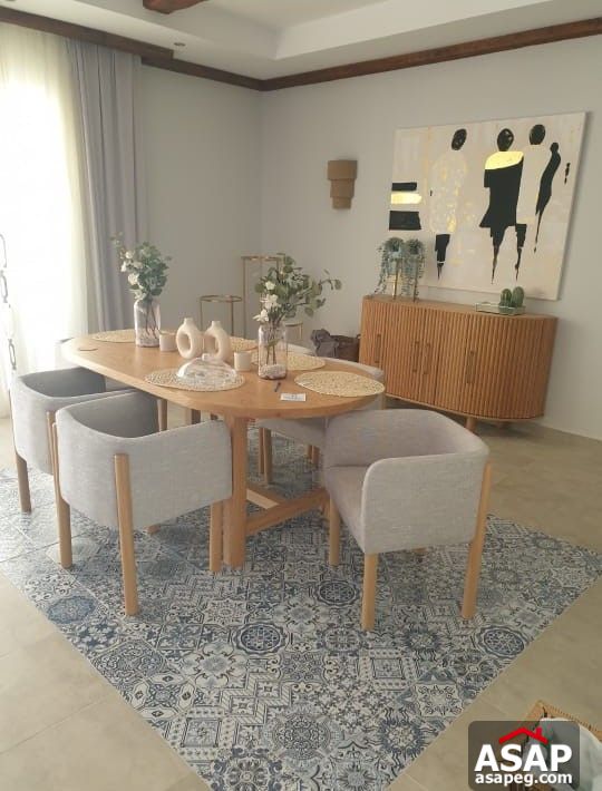 Villa with Garden for Sale in Hacienda Bay Villa with Garden for Sale in Hacienda Bay