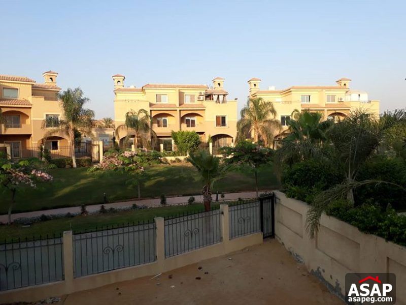 Twin House for Rent in Les Rois Twin House for Rent in Les Rois