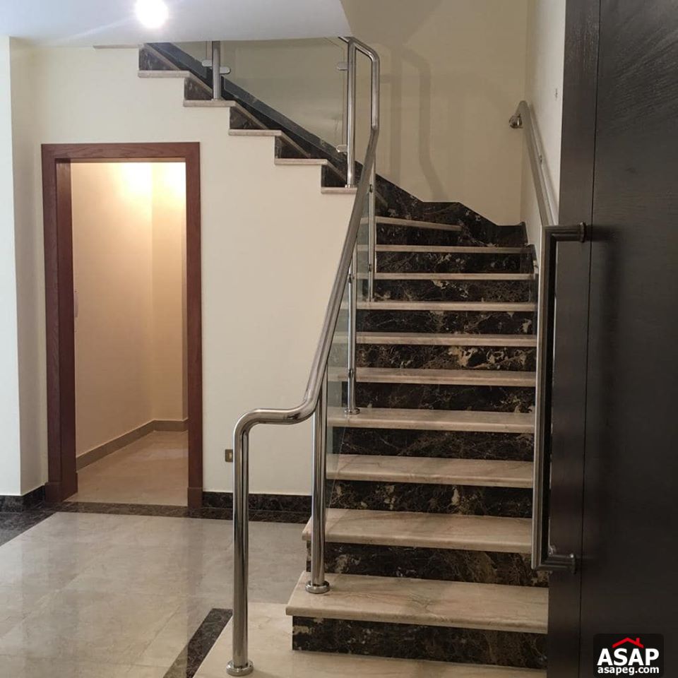 Duplex with Garden in Eastown for Rent Duplex with Garden in Eastown for Rent