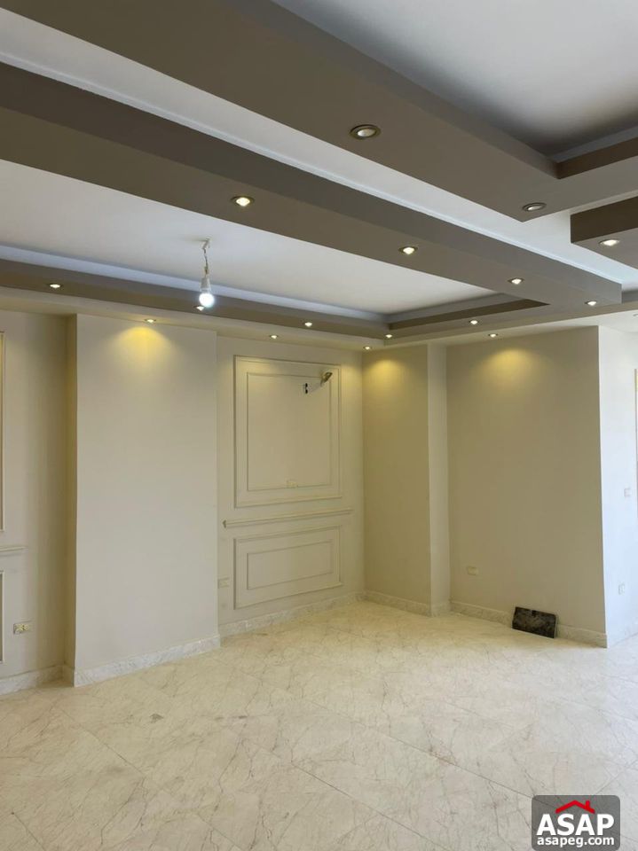 Apartment with Garden View for Rent in the Square Apartment with Garden View for Rent in the Square