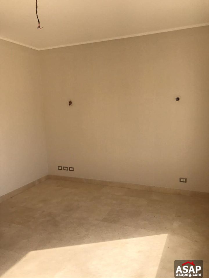 Studio for Rent in Village Gate Studio for Rent in Village Gate