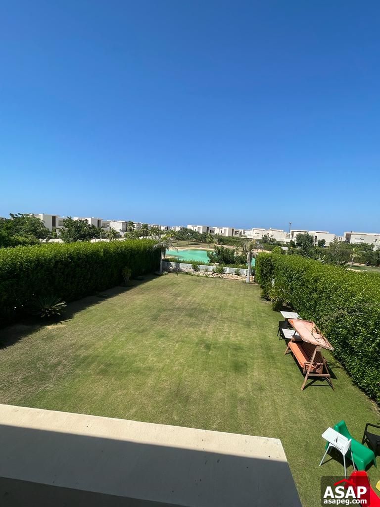 Finished Villa with Lake View for Sale in Hacienda Bay Finished Villa with Lake View for Sale in Hacienda Bay