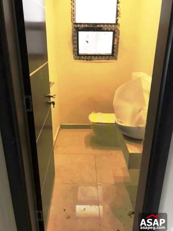 Apartment with Balcony for Rent in Westown Apartment with Balcony for Rent in Westown