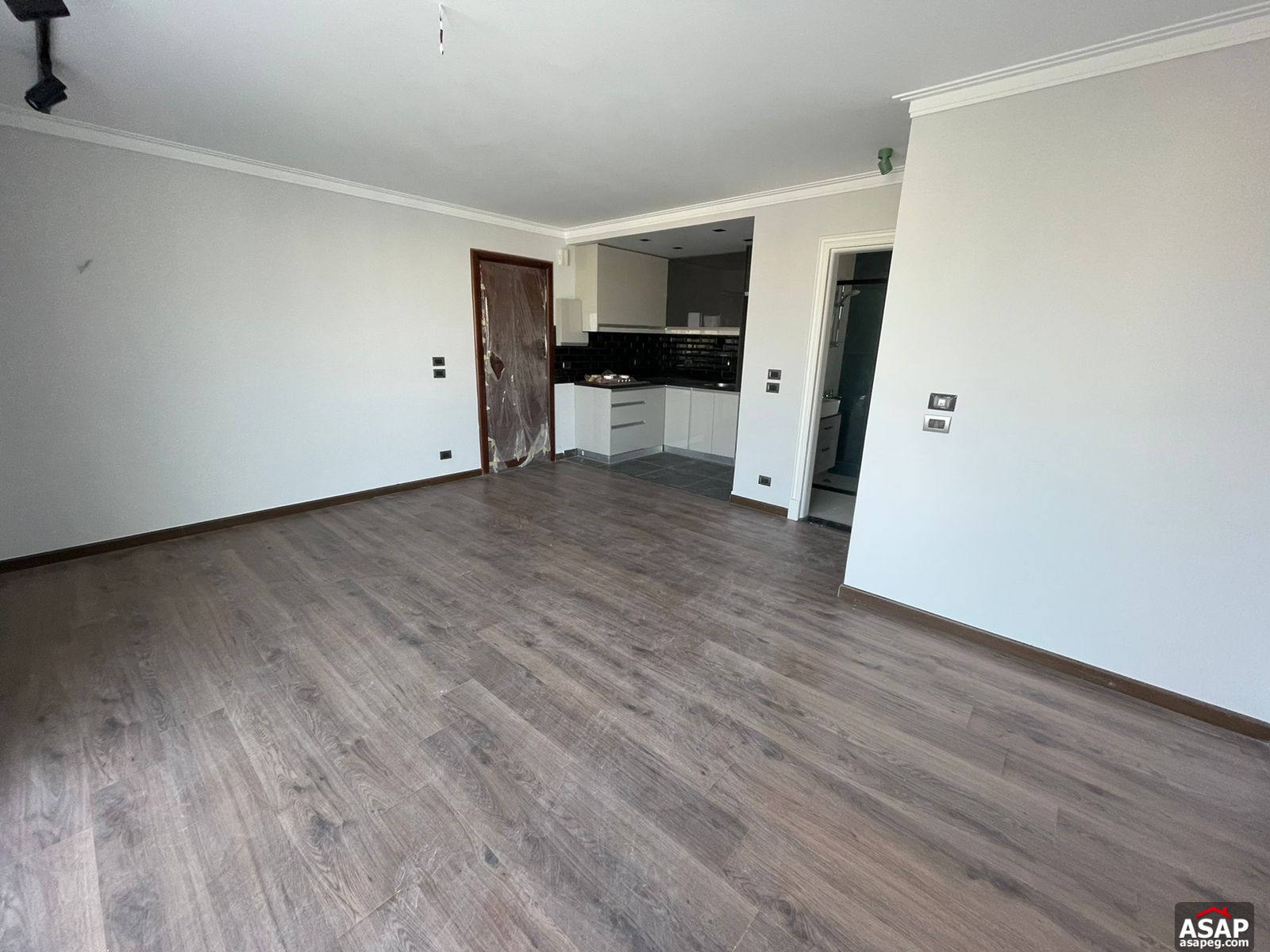 Studio with Roof for Rent in Eastown Sodic