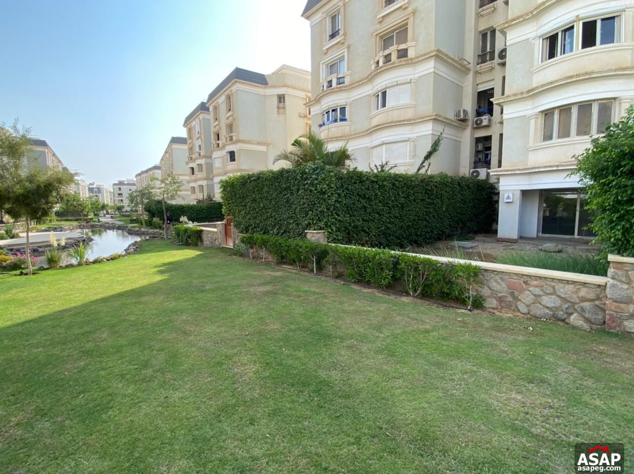 I Villa with Garden for Sale in Mountain View Hyde Park