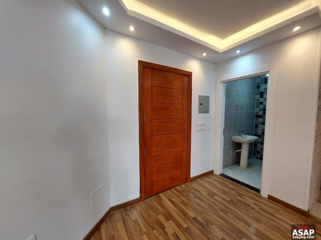 Studio for Sale in Hyde Park Compound Studio for Sale in Hyde Park Compound