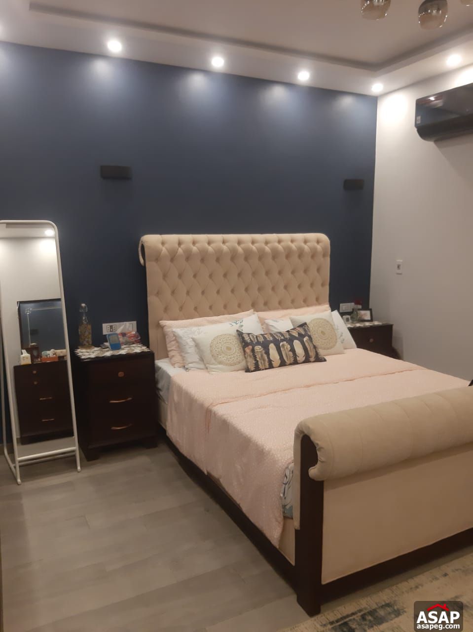 Apartment for Rent in Regent's Park Compound Apartment for Rent in Regent's Park Compound