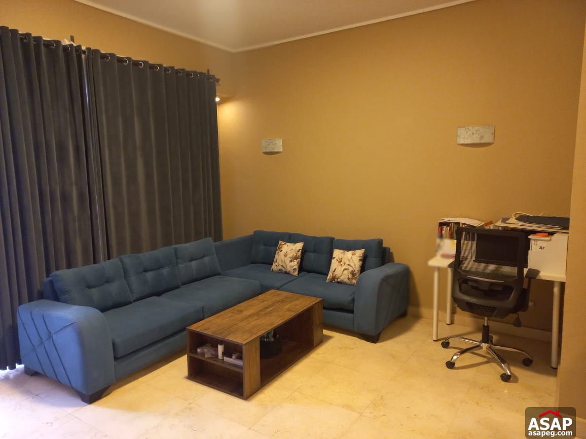 Studio with Garden for Sale in Village Gate Studio with Garden for Sale in Village Gate