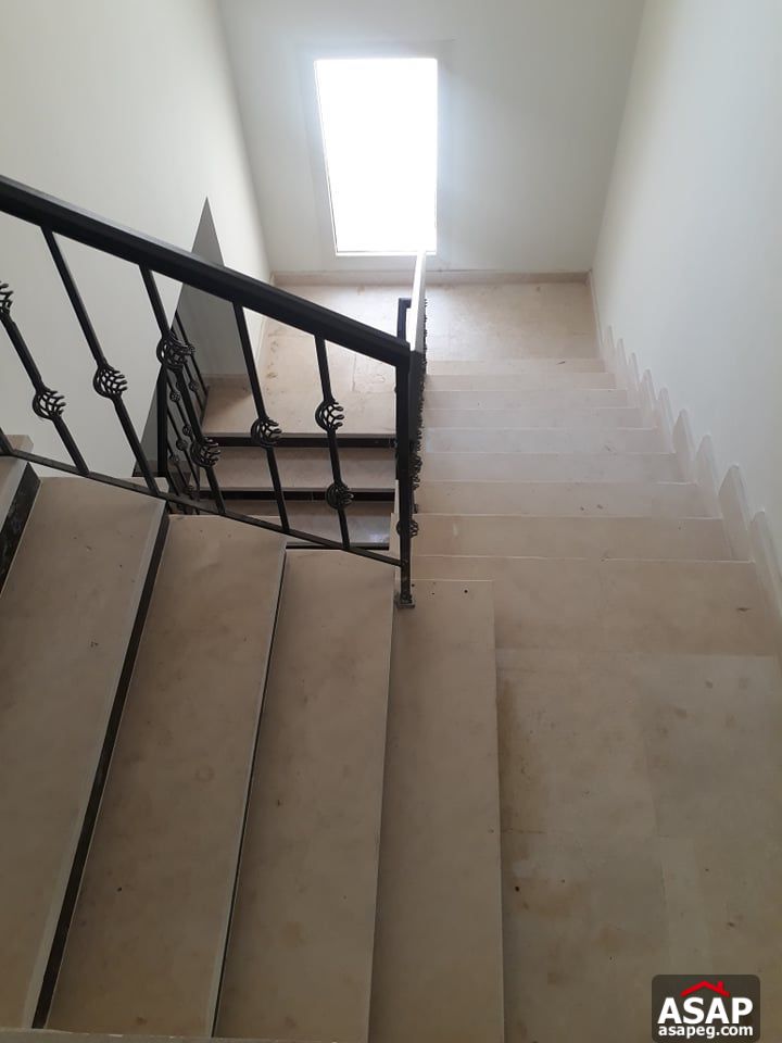 Duplex with Garden for Rent in Uptown Cairo