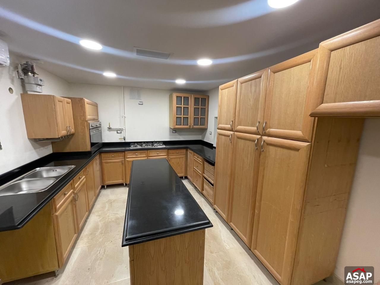 Duplex with Garden for Rent in Eastown Sodic