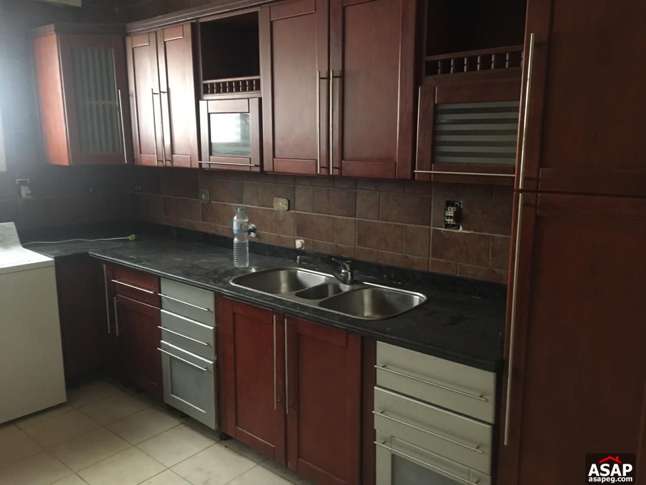 Apartment with Garden View for Rent in West Golf Apartment with Garden View for Rent in West Golf