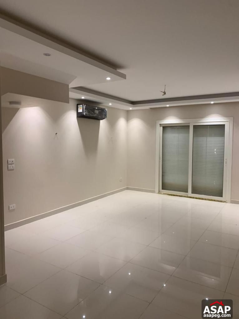 I Villa for Sale in Mountain View Hyde Park