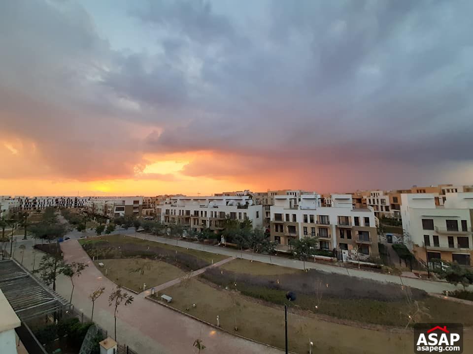 Town House with Garden for Rent in Westown - Sheikh Zayed