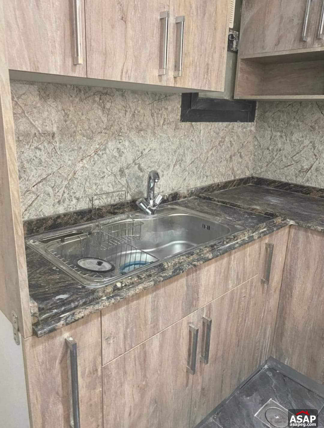 Apartment for Rent in Azad Compound Apartment for Rent in Azad Compound