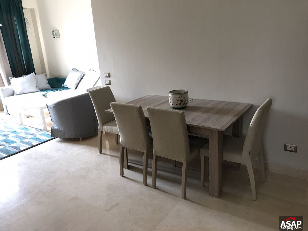 Furnished Studio for Rent in Village Gate Furnished Studio for Rent in Village Gate