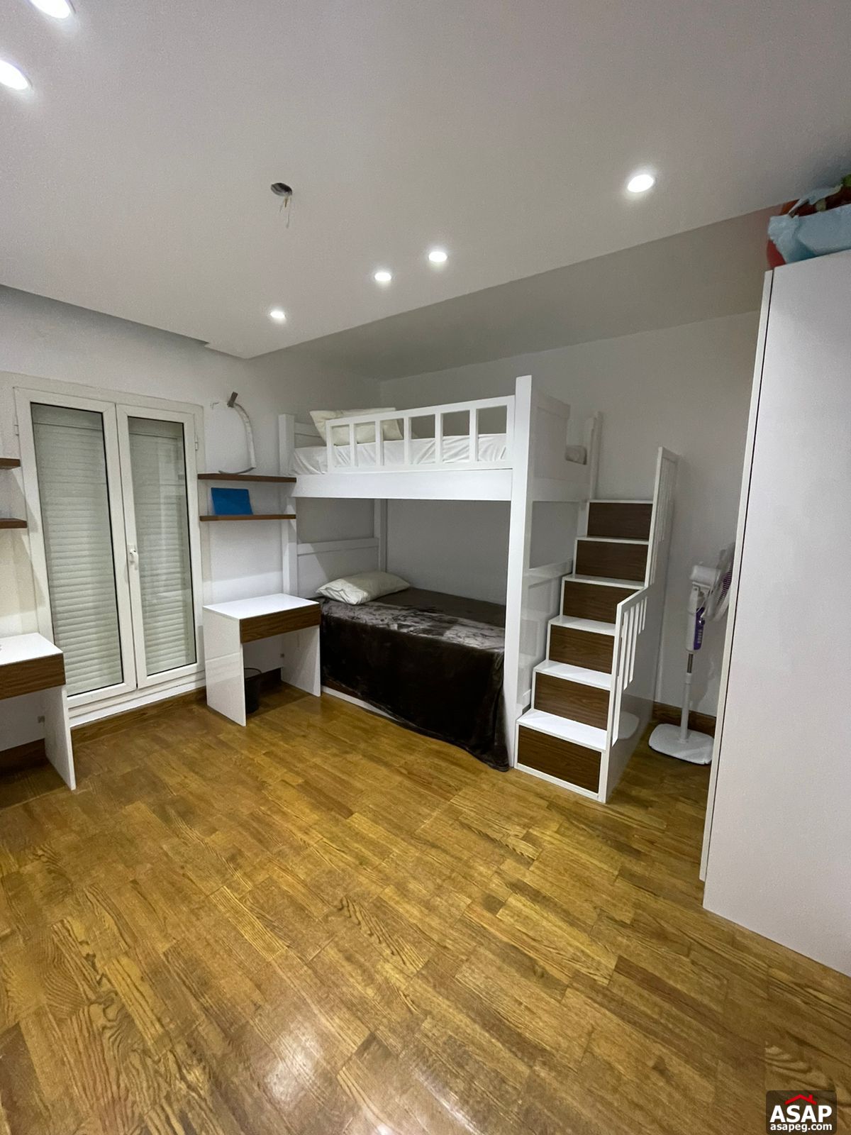 Apartment with Pool View for Rent in MVHP