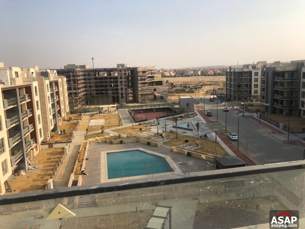 Penthouse with Pool View for Sale in Azad Compound