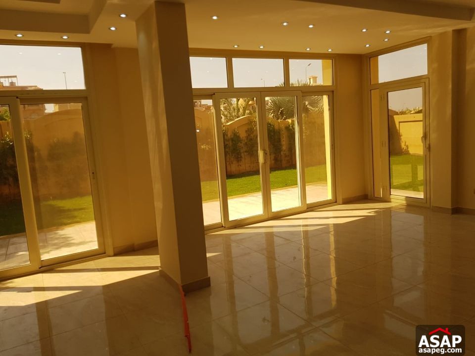 Town House for Rent in Les Rois Compound Town House for Rent in Les Rois Compound