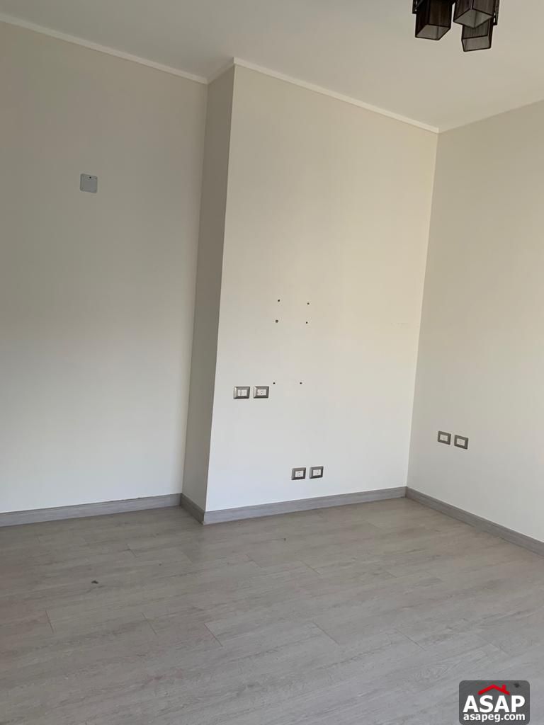 Apartment for Sale in Village Gate Compound Apartment for Sale in Village Gate Compound