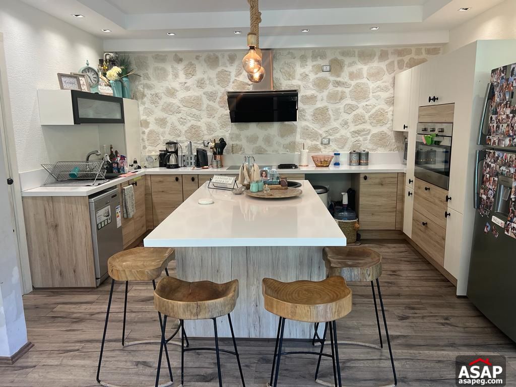 Duplex with Garden for Rent Eastown