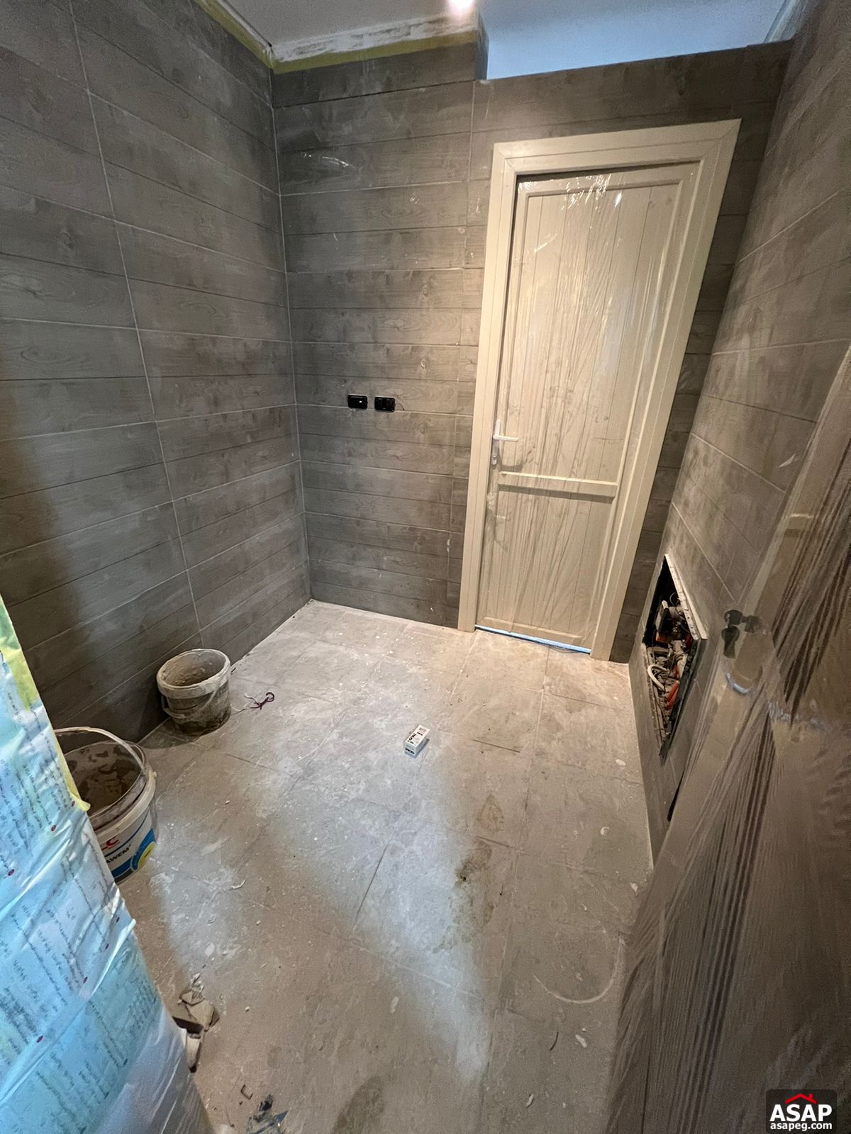 Apartment for Rent in Silver Palm Compound Apartment for Rent in Silver Palm Compound