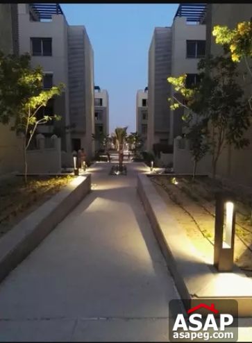 Duplex with Garden for Sale in Village Avenue Compound Duplex with Garden for Sale in Village Avenue Compound