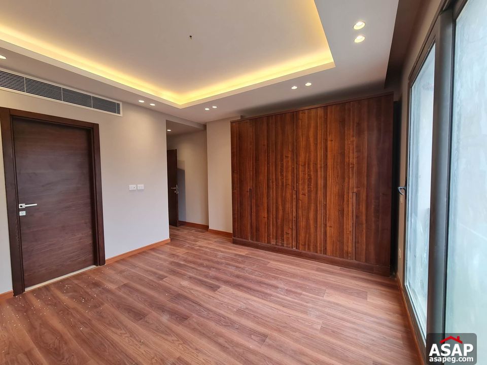 Apartment with Lake View for Rent in Silver Palm Apartment with Lake View for Rent in Silver Palm