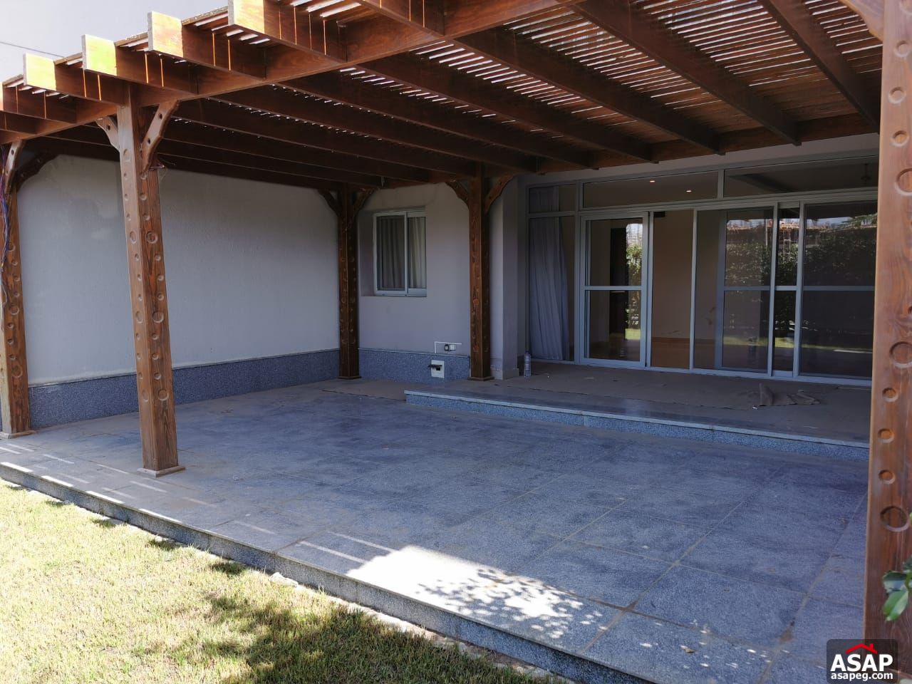 Apartment with Garden for Sale in CFC Apartment with Garden for Sale in CFC