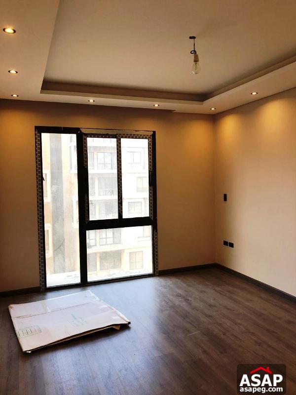 Property with Garden View in Eastown Property with Garden View in Eastown