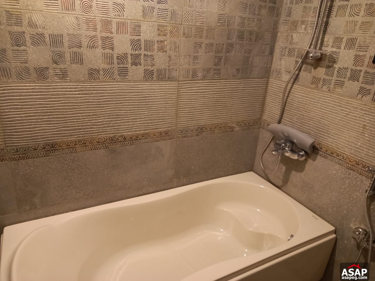 Fully-Finished Apartment in Villette Fully-Finished Apartment in Villette