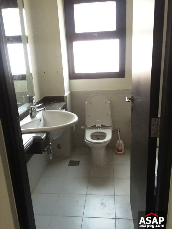 Villa with Big Garden for Rent in New Cairo