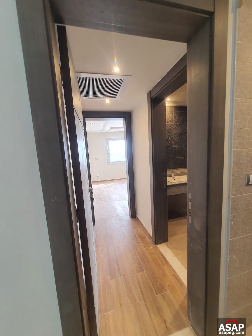 Semi Furnished Studio for Rent in Hyde Park Semi Furnished Studio for Rent in Hyde Park