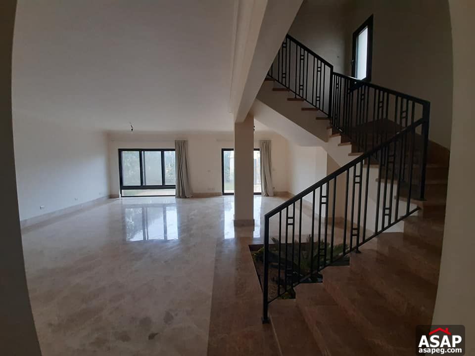 Town House with Garden for Rent in Westown - Sheikh Zayed