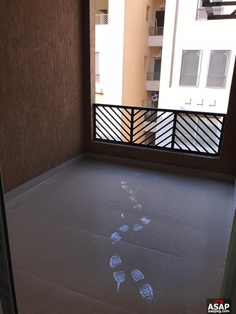 Apartment with Kitchen for Sale in Highland Park Compound Apartment with Kitchen for Sale in Highland Park Compound