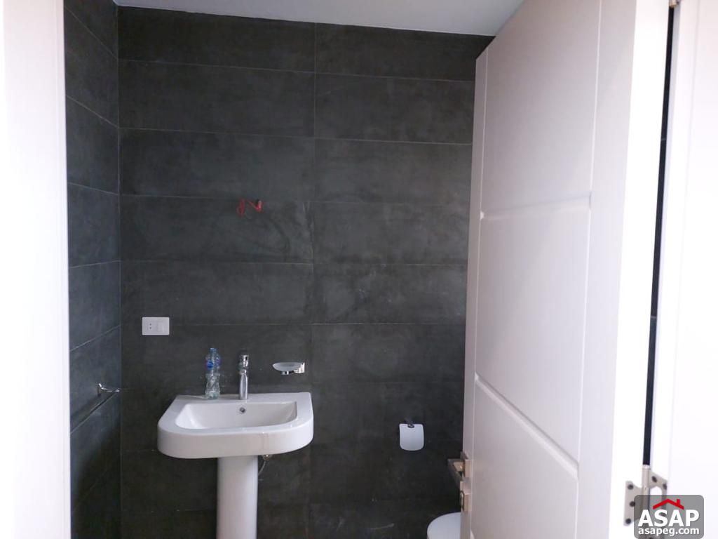 Apartment in Eastown Compound for Rent