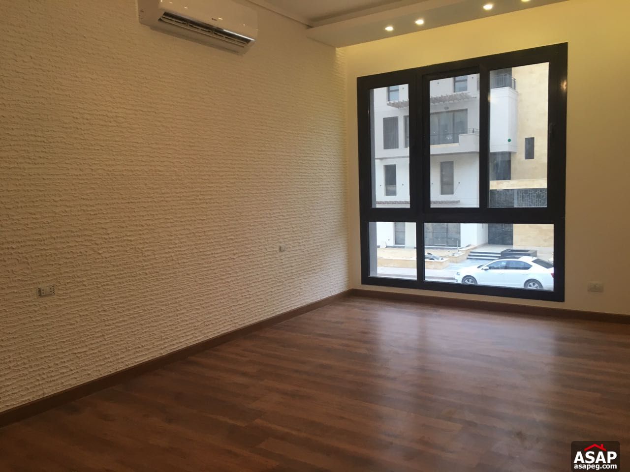Duplex with Garden for Rent in Eastown Sodic