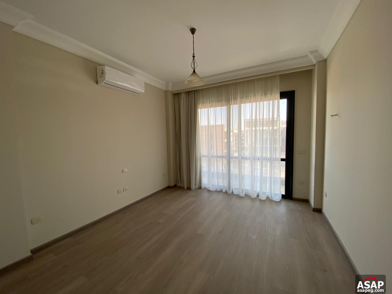 Apartment with Lake View for Rent in Patio 7